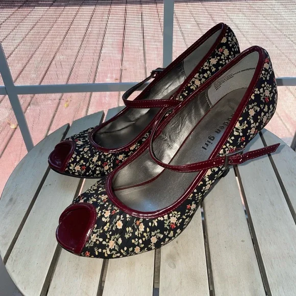 Madden Girl floral peep toe heels - Picture 2 of 4